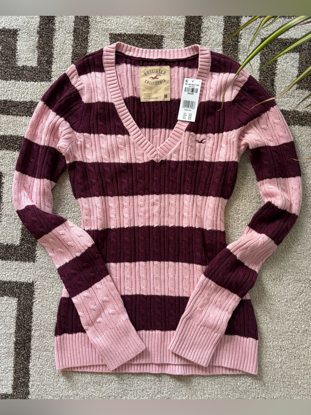 Hollister Ivy Cable-Knit V-Neck Long Sleeve Light Pink Stripe Sweater NWT Size M - Picture 4 of 9